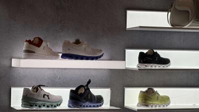 on/off wear Canobbio